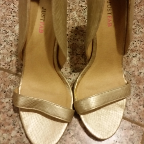 Gold Heels - Picture 2 of 2